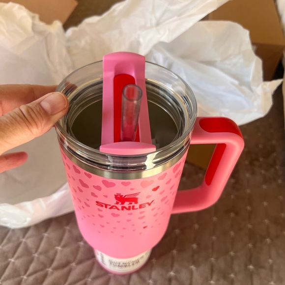 Stanley Pink Heart Design Valentine Tumbler NWT - Picture 4 of 5